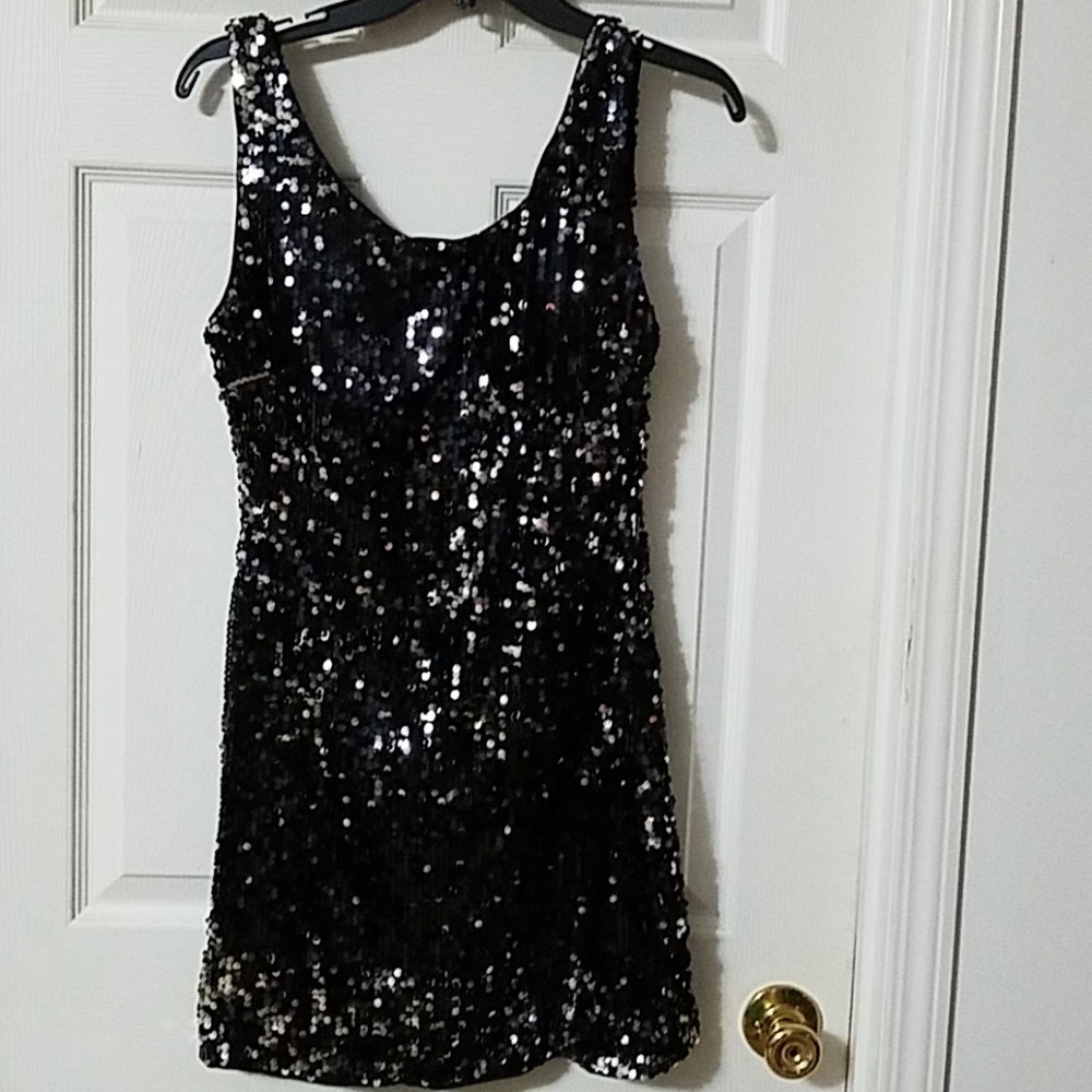 Qurio Sequenced Dress